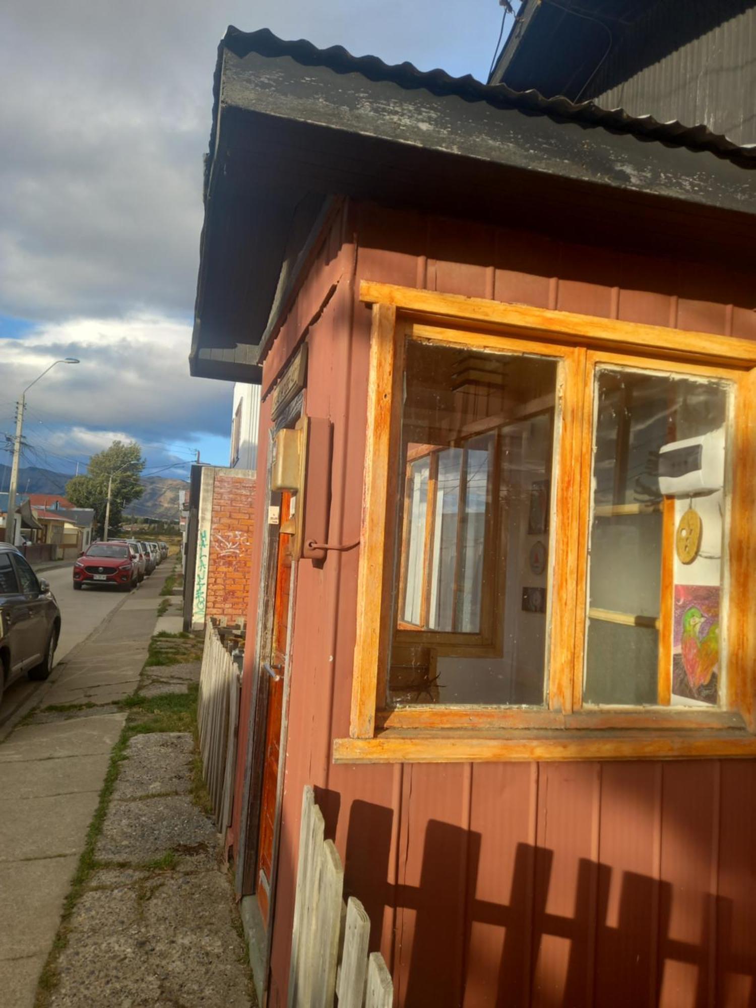 Isaac House Hotel Puerto Natales Ngoại thất bức ảnh